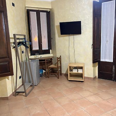 B&B L'Angolo Sulla Piazza Mirabella Imbaccari Extérieur photo