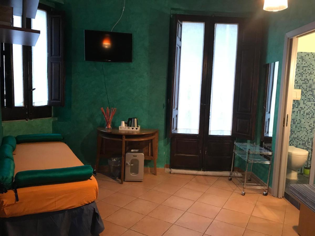 B&B L'Angolo Sulla Piazza Mirabella Imbaccari Extérieur photo