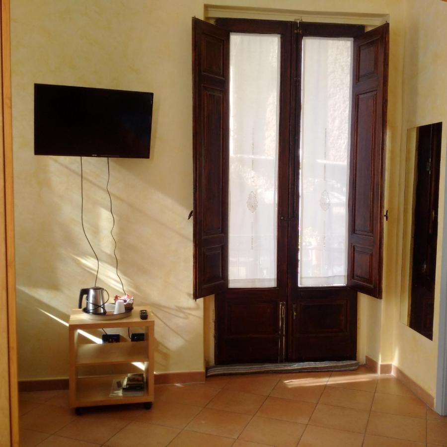 B&B L'Angolo Sulla Piazza Mirabella Imbaccari Extérieur photo